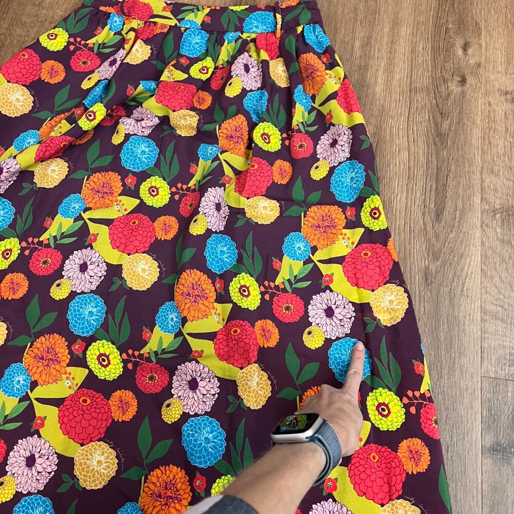 Emily Lovelock Bella Bouquet Print Floral Skirt Sz L - Picture 11 of 12